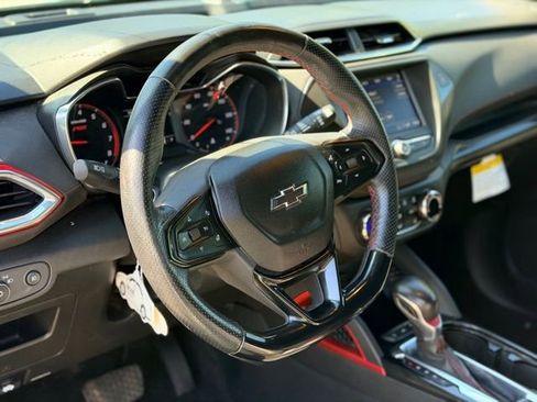 Used 2022 Chevrolet TrailBlazer RS AWD/4WD image 8