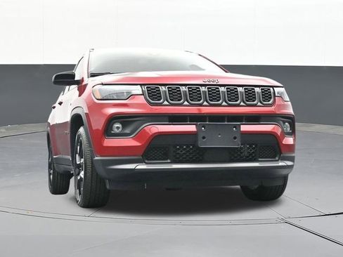 Used 2025 Jeep Compass Latitude w/ Altitude Special Edition AWD/4WD image 53