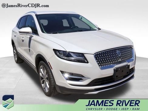 Used 2019 Lincoln MKC Select w/ Select Plus Package FWD image 10