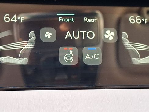 Certified 2026 Genesis GV70 2.5T Advanced AWD/4WD image 25
