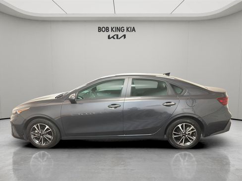 Used 2024 Kia Forte LXS FWD image 2