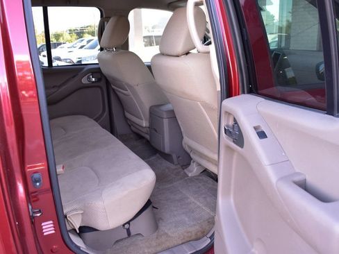 Used 2015 Nissan Frontier SV w/ SV Value Truck Package AWD/4WD image 20