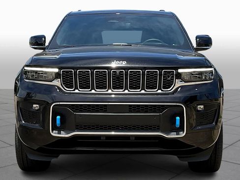 Used 2023 Jeep Grand Cherokee Overland w/ Advanced Protech Group III AWD/4WD image 3