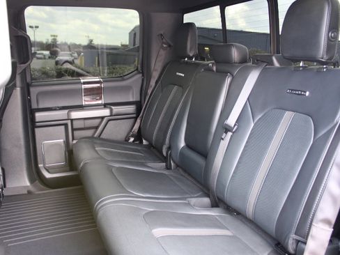 Used 2017 Ford F150 Platinum w/ Equipment Group 701A Luxury image 29