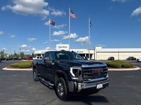 Used 2025 GMC Sierra 2500 SLE AWD/4WD image 3