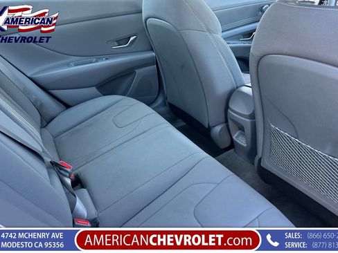 Used 2025 Hyundai Elantra SEL FWD image 19