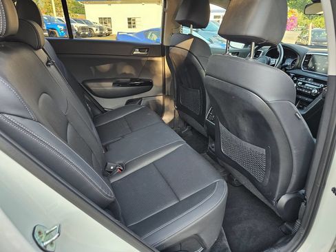 Used 2022 Kia Sportage EX AWD/4WD image 16