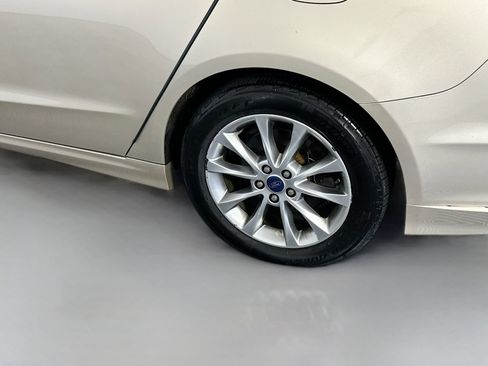 Used 2017 Ford Fusion SE w/ Fusion SE Technology Package FWD image 29