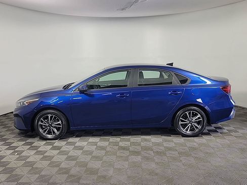 Used 2022 Kia Forte LXS w/ LXS Technology Package FWD image 11
