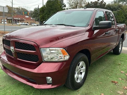 Used 2017 RAM 1500 Express image 3
