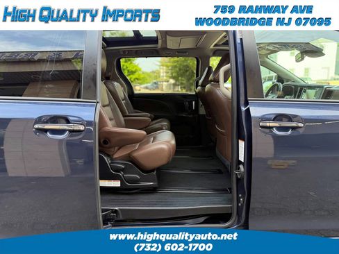 Used 2020 Toyota Sienna Limited Premium AWD/4WD image 19