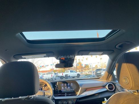 New 2026 Chevrolet Trax RS w/ Sunroof Package image 35