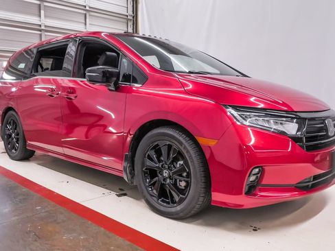 Used 2024 Honda Odyssey Sport image 5
