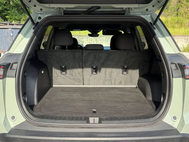 Used 2025 Chevrolet Equinox LT w/ Safety and Technology Package FWD image 12