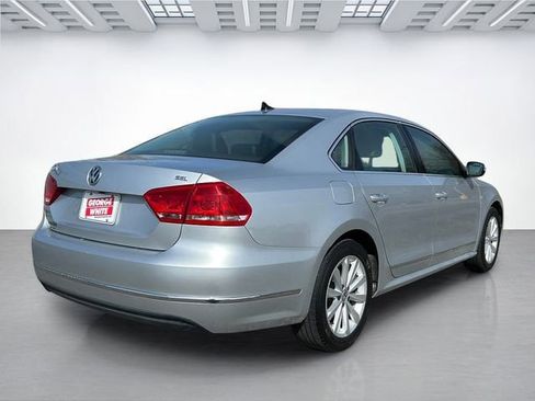 Used 2013 Volkswagen Passat 2.5 SEL Premium FWD image 4