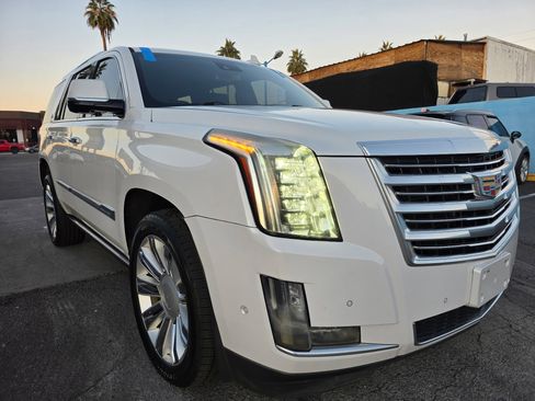 Used 2017 Cadillac Escalade Platinum image 1