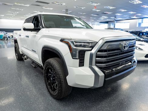 Used 2023 Toyota Tundra Limited AWD/4WD image 3