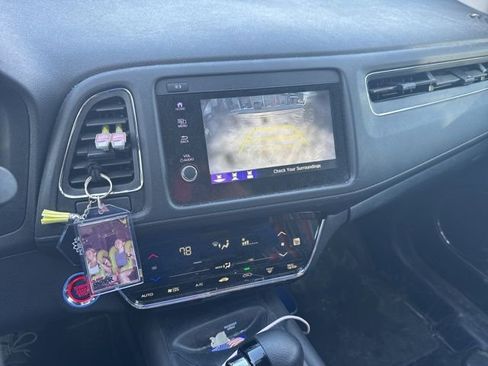 Used 2022 Honda HR-V EX image 3