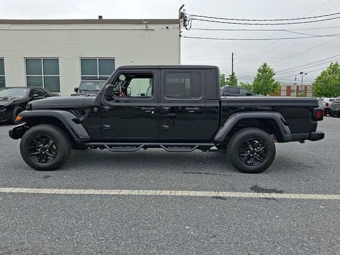 Used 2022 Jeep Gladiator Sport AWD/4WD image 8