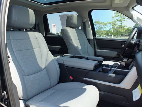 Used 2024 Toyota Tundra Limited AWD/4WD image 24