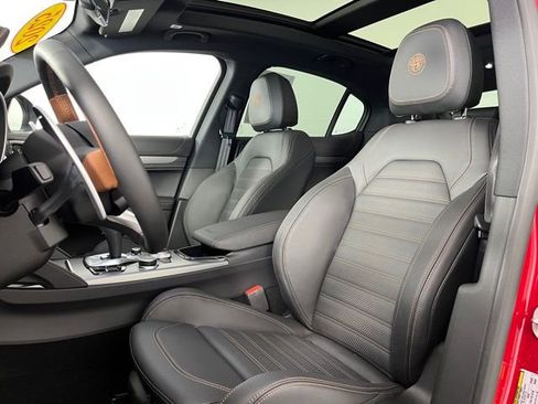 Used 2025 Alfa Romeo Stelvio Sprint image 17