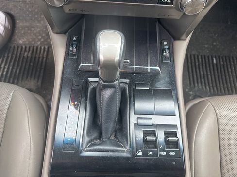 Used 2021 Lexus GX 460 Premium w/ Premium Package image 27