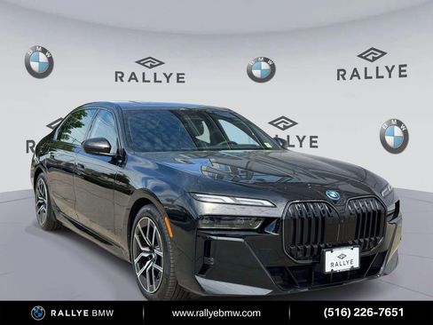 Certified 2025 BMW i7 eDrive50 w/ M Sport Package RWD image 1