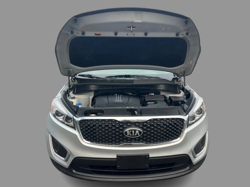 Used 2017 Kia Sorento AWD image 13