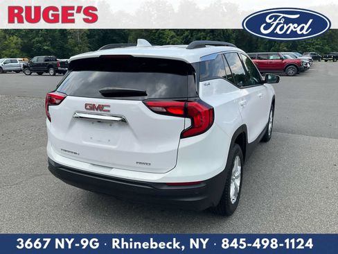 Used 2018 GMC Terrain SLE w/ Driver Convenience Package AWD/4WD image 3