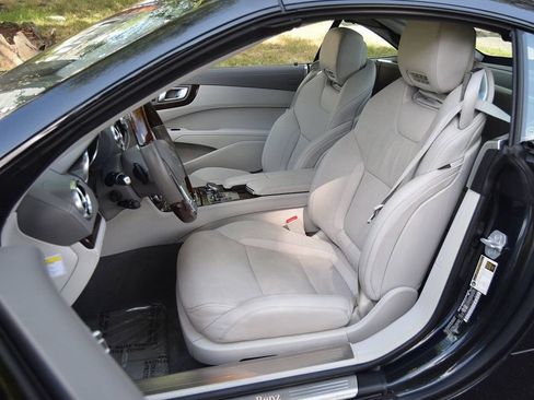 Used 2013 Mercedes-Benz SL 550 image 23