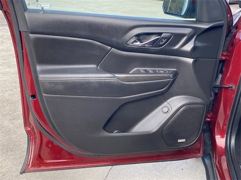 Used 2018 GMC Acadia SLT image 21