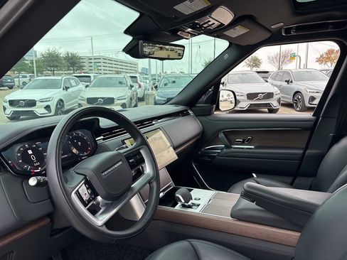 Used 2025 Land Rover Range Rover Long Wheelbase Autobiography image 18