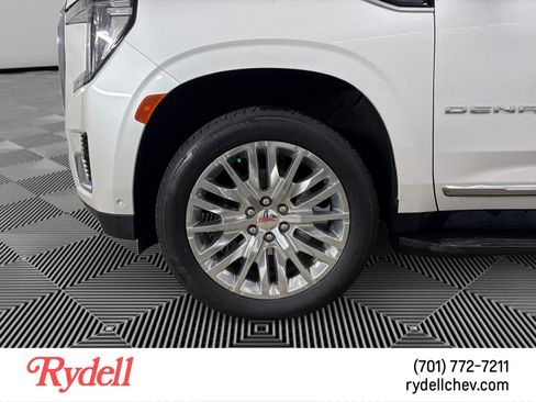 Used 2024 GMC Yukon Denali w/ Advanced Technology Package AWD/4WD image 9
