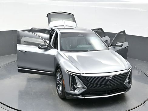 Certified 2024 Cadillac Lyriq Sport w/ LPO, Floor Liner Package image 32