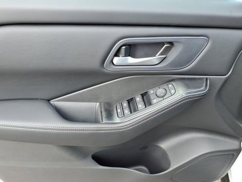 New 2026 Nissan Rogue SV FWD image 5