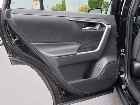 Used 2022 Toyota RAV4 SE w/ Convenience Package AWD/4WD image 14