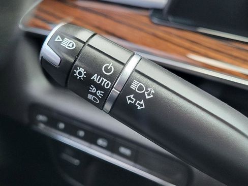 Used 2023 Cadillac Escalade Premium Luxury image 16