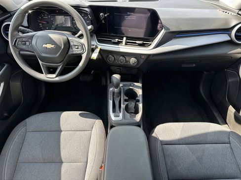 Certified 2024 Chevrolet Trax LS w/ LS Convenience Package FWD image 12
