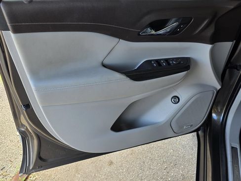 Used 2019 GMC Acadia SLT FWD image 34