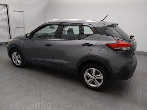 Used 2019 Nissan Kicks S FWD image 3