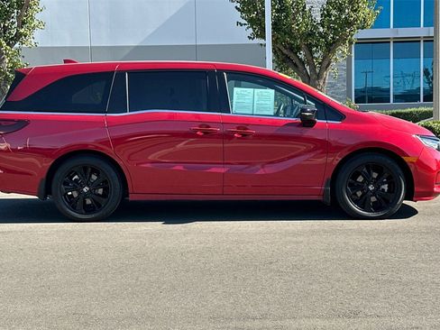 Certified 2023 Honda Odyssey Sport image 3