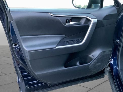 Used 2022 Toyota RAV4 XLE Premium FWD image 18