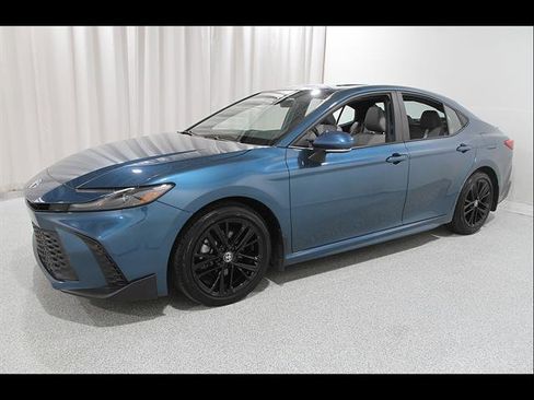 Used 2025 Toyota Camry SE w/ Multimedia Upgrade Package FWD image 3