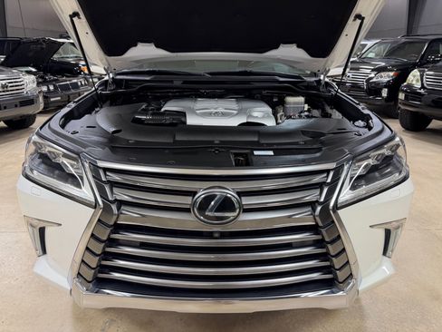 Used 2016 Lexus LX 570 4WD w/ Luxury Package image 27