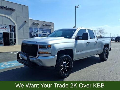 Used 2017 Chevrolet Silverado 1500 Custom image 2
