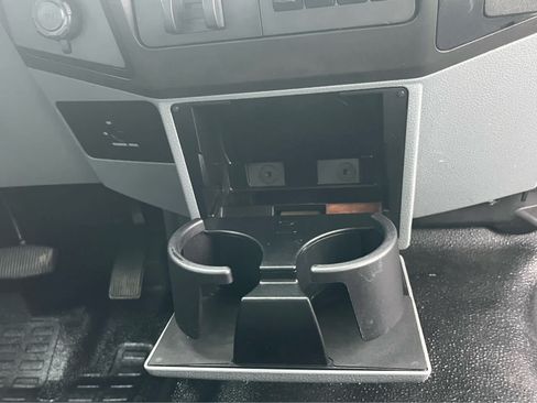 Used 2015 Ford F550 4x4 Regular Cab Super Duty image 39