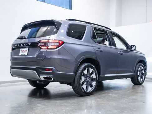 Used 2026 Honda Pilot Elite image 9