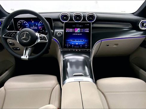 Used 2026 Mercedes-Benz GLC 300 image 18