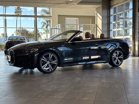 Used 2023 BMW 430i Convertible w/ Premium Package image 11