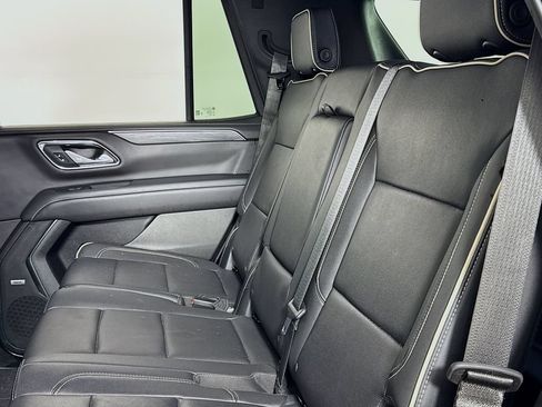 Used 2022 GMC Yukon SLT w/ SLT Luxury Package AWD/4WD image 10